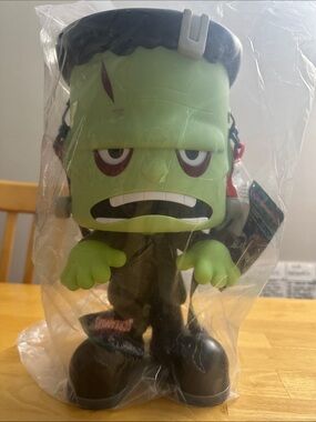 Universal Studios, “Frankenstein Screamers” collectible Popcorn Bucket, NWT